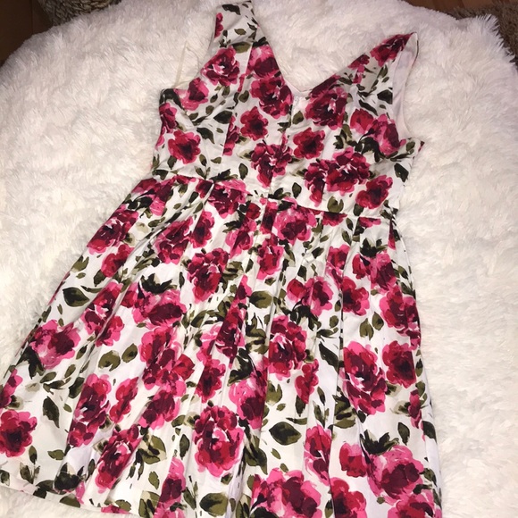 Windsor Floral Dress - Picture 4 of 7